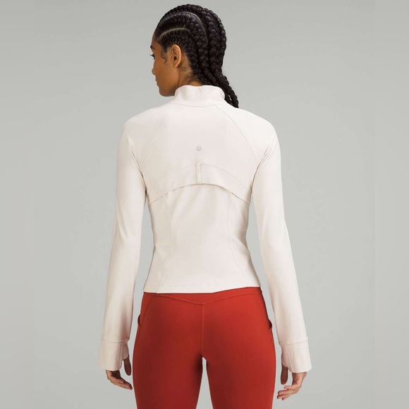Lululemon Nulu Cropped Define Jacket
NWOT!
Color: WHITE OPAL
Size 6 - Picture 2 of 5